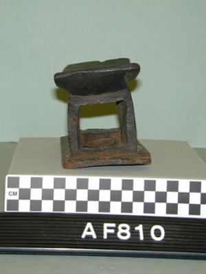 AF810