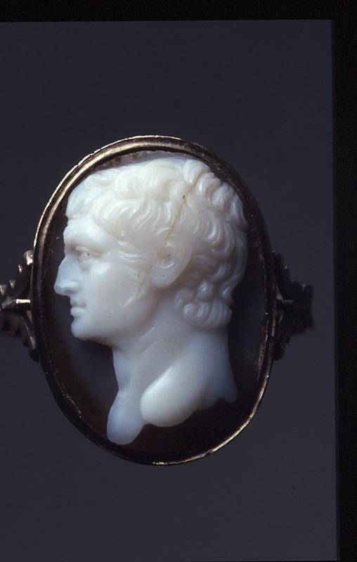 16877