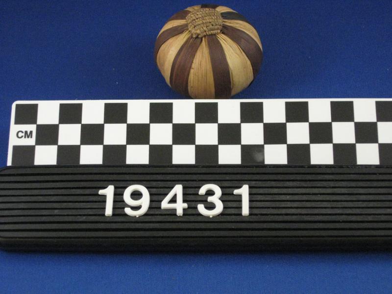 18873