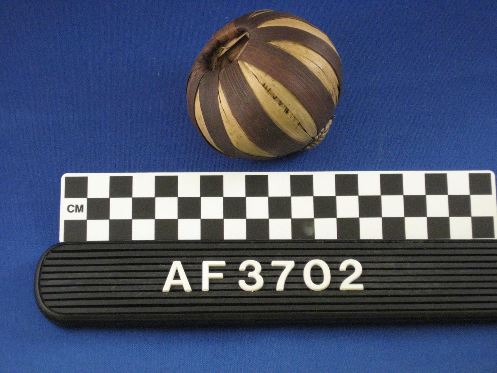 18964