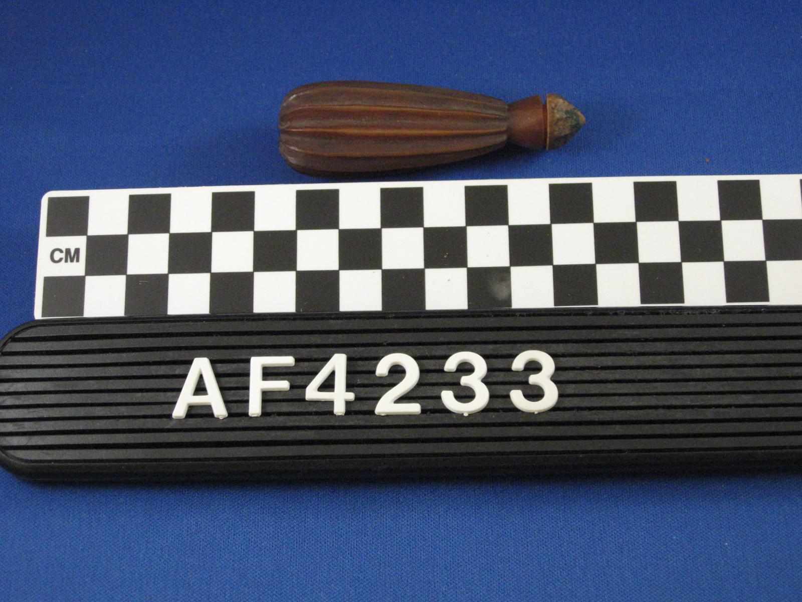19018