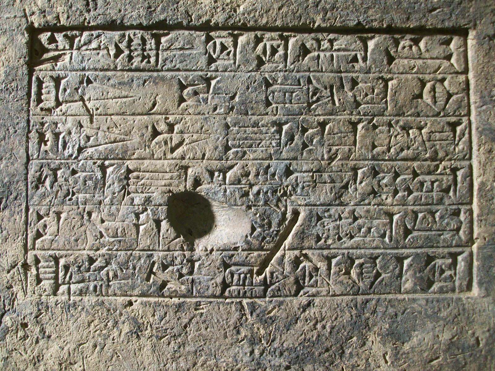 25611
