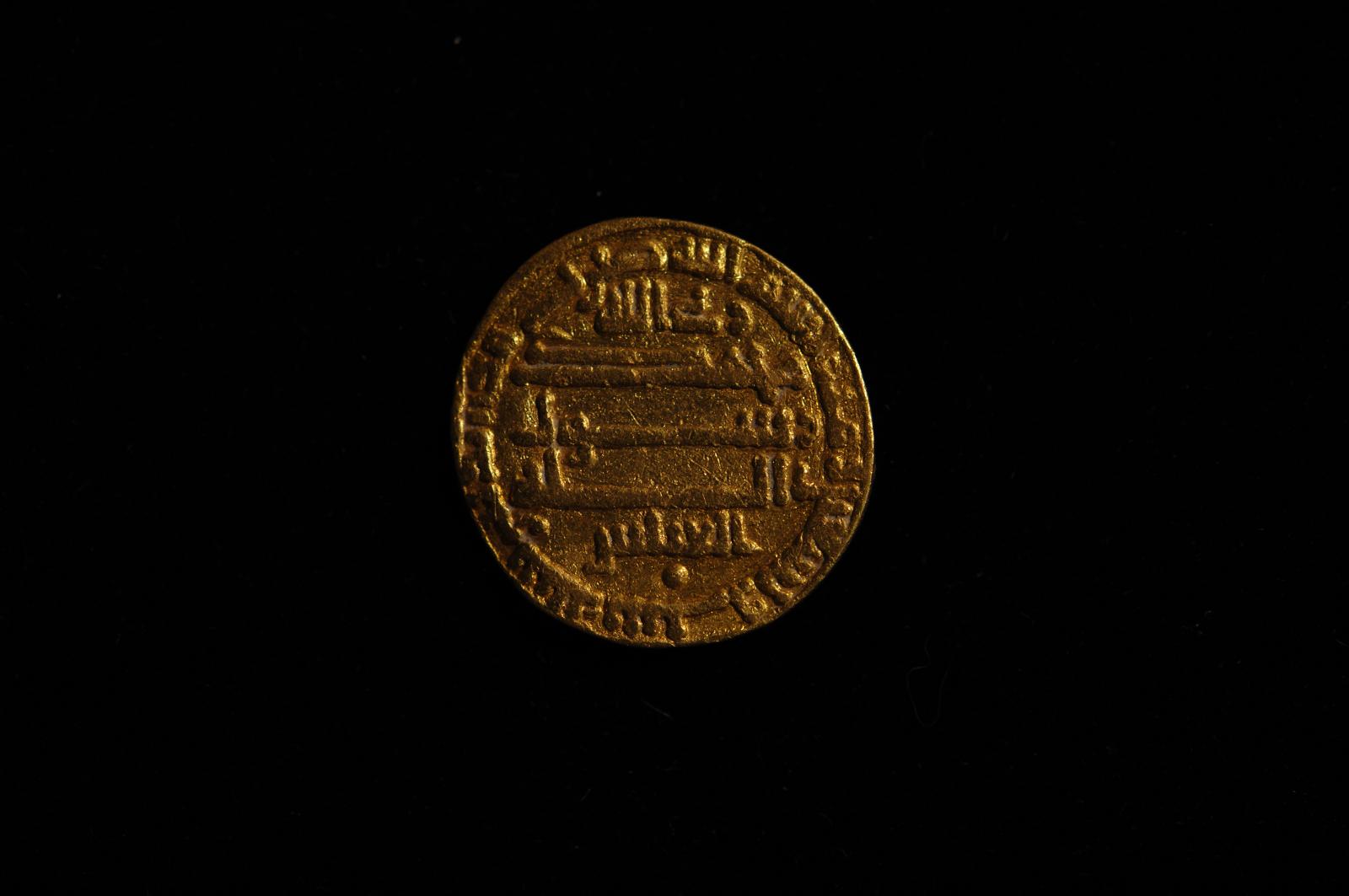 136902