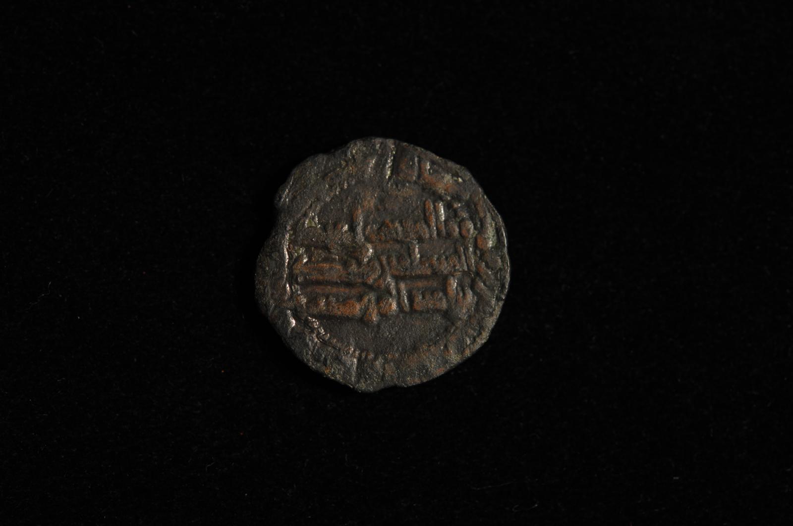 137107