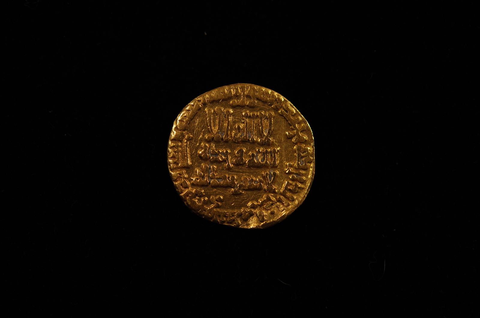 137116