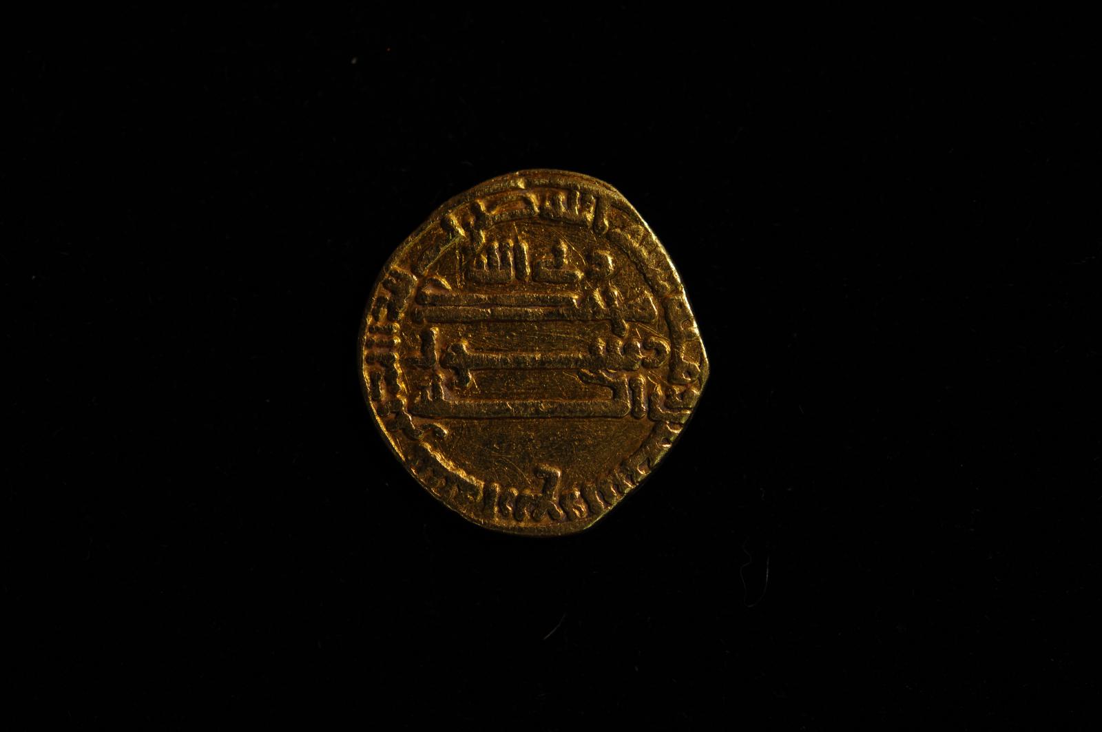 137218