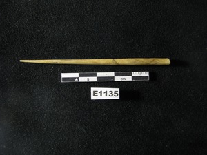 E1135