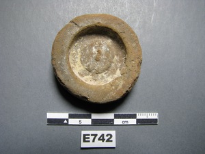 E742