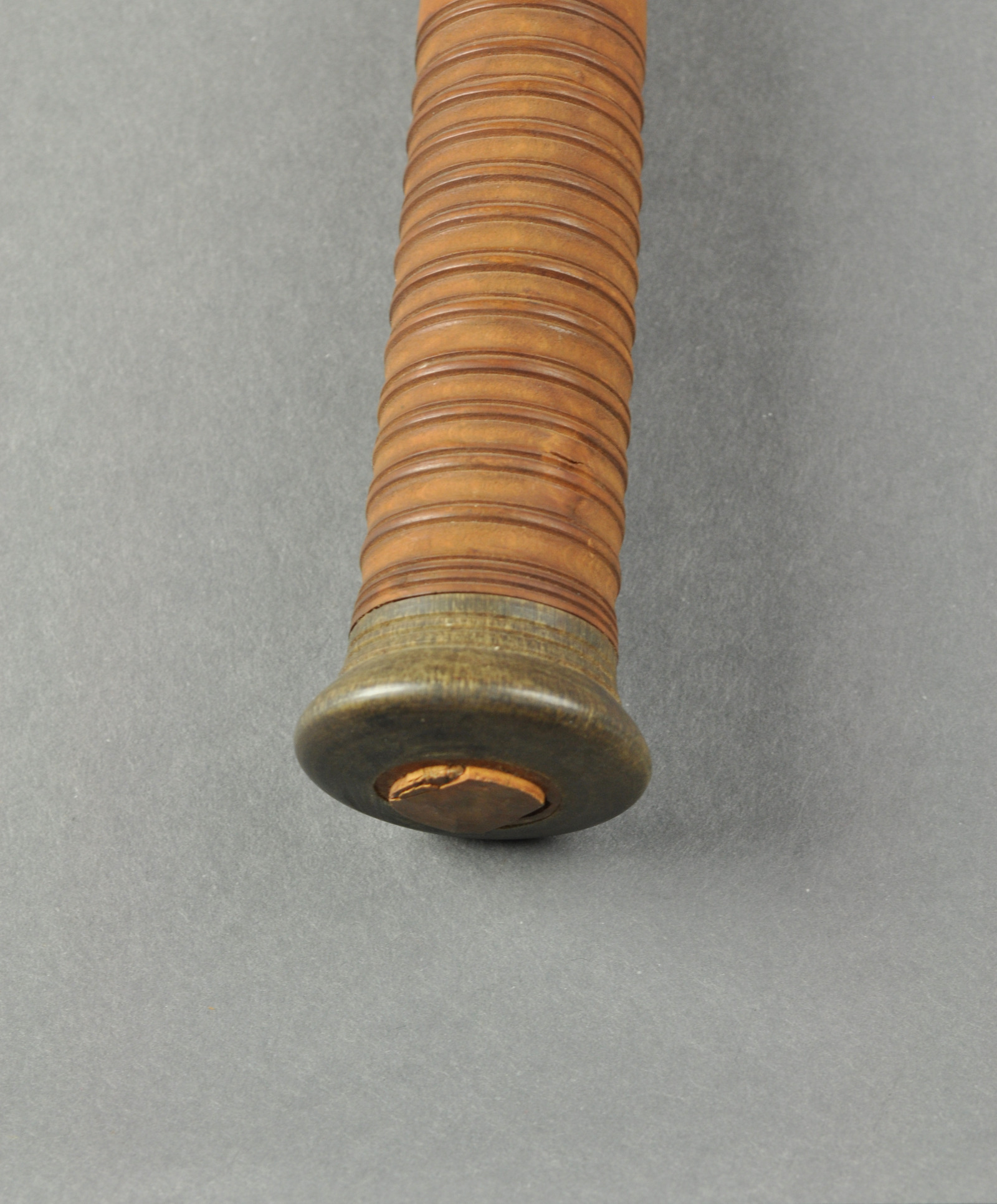 186589