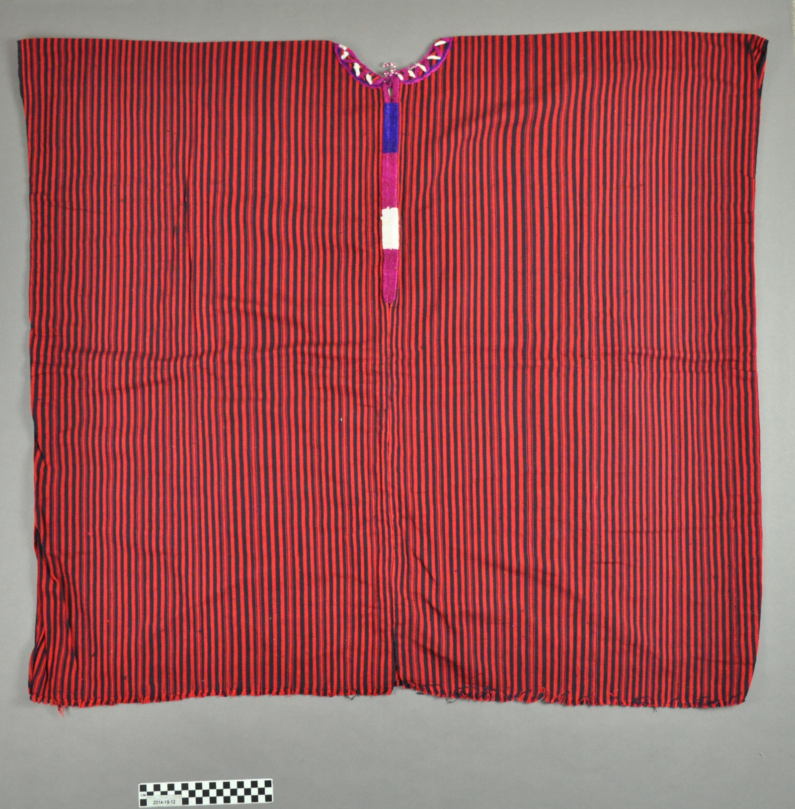 194743