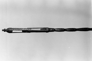 P423