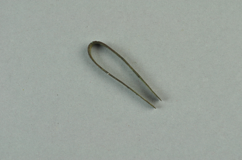 269043
