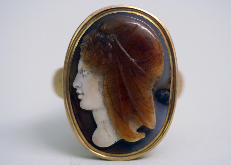 281032