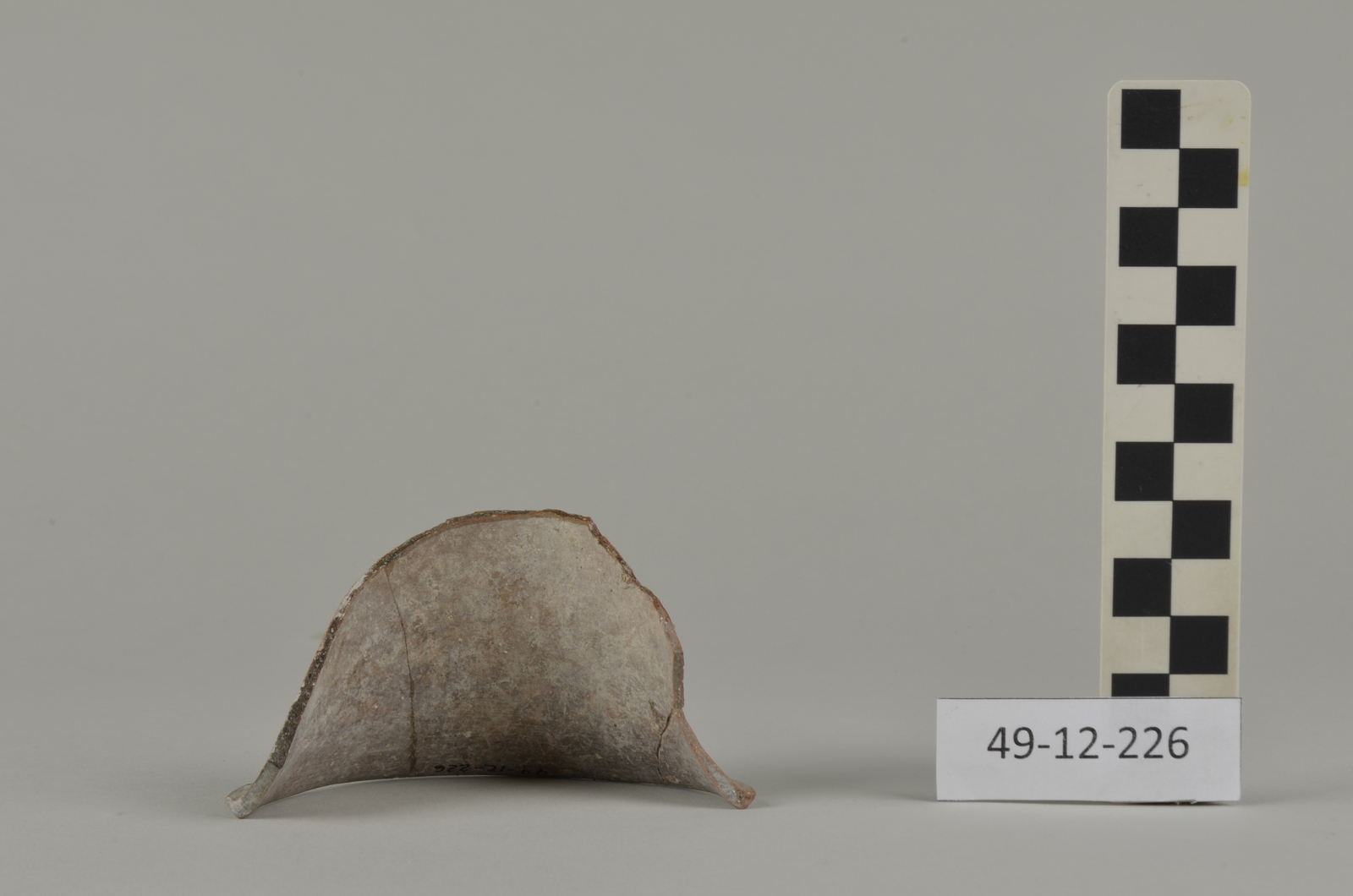 305007