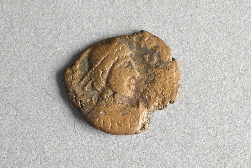 316218