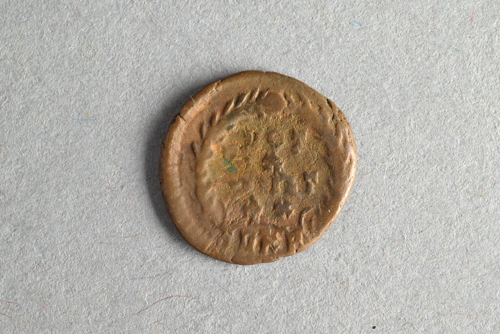 317589
