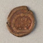 318040