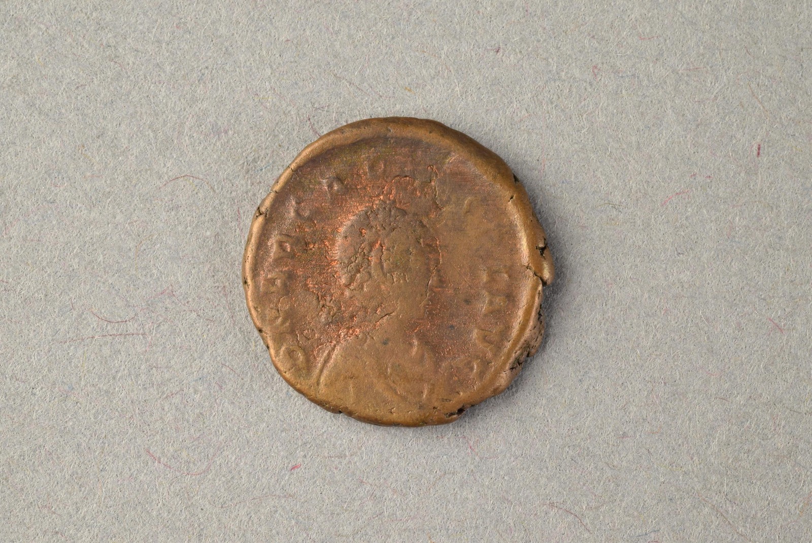 318904
