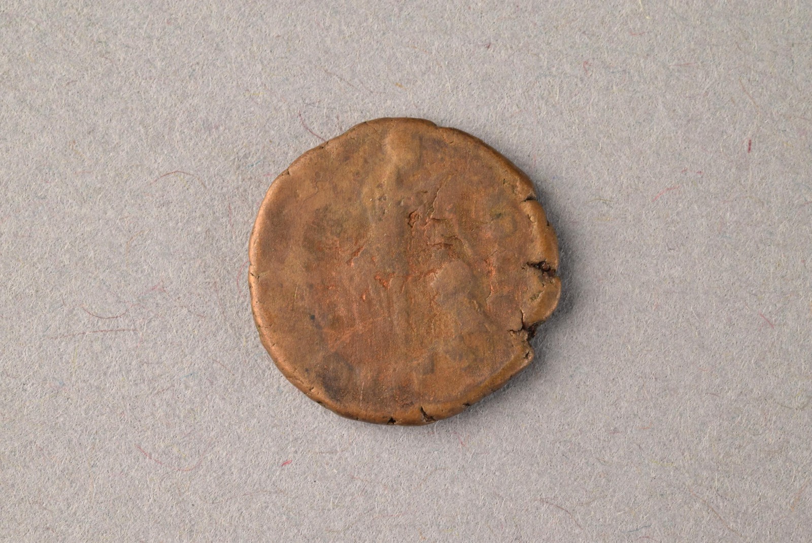 318907