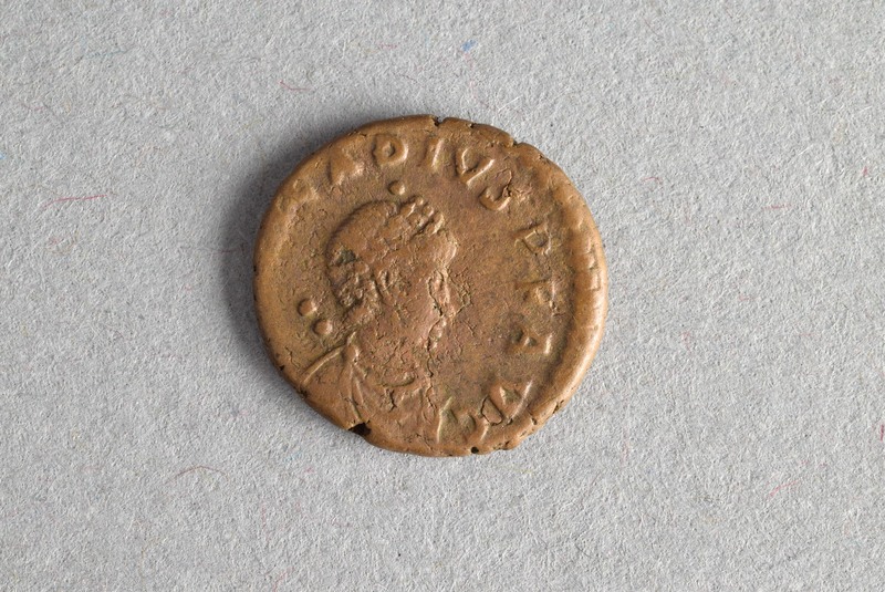 318913