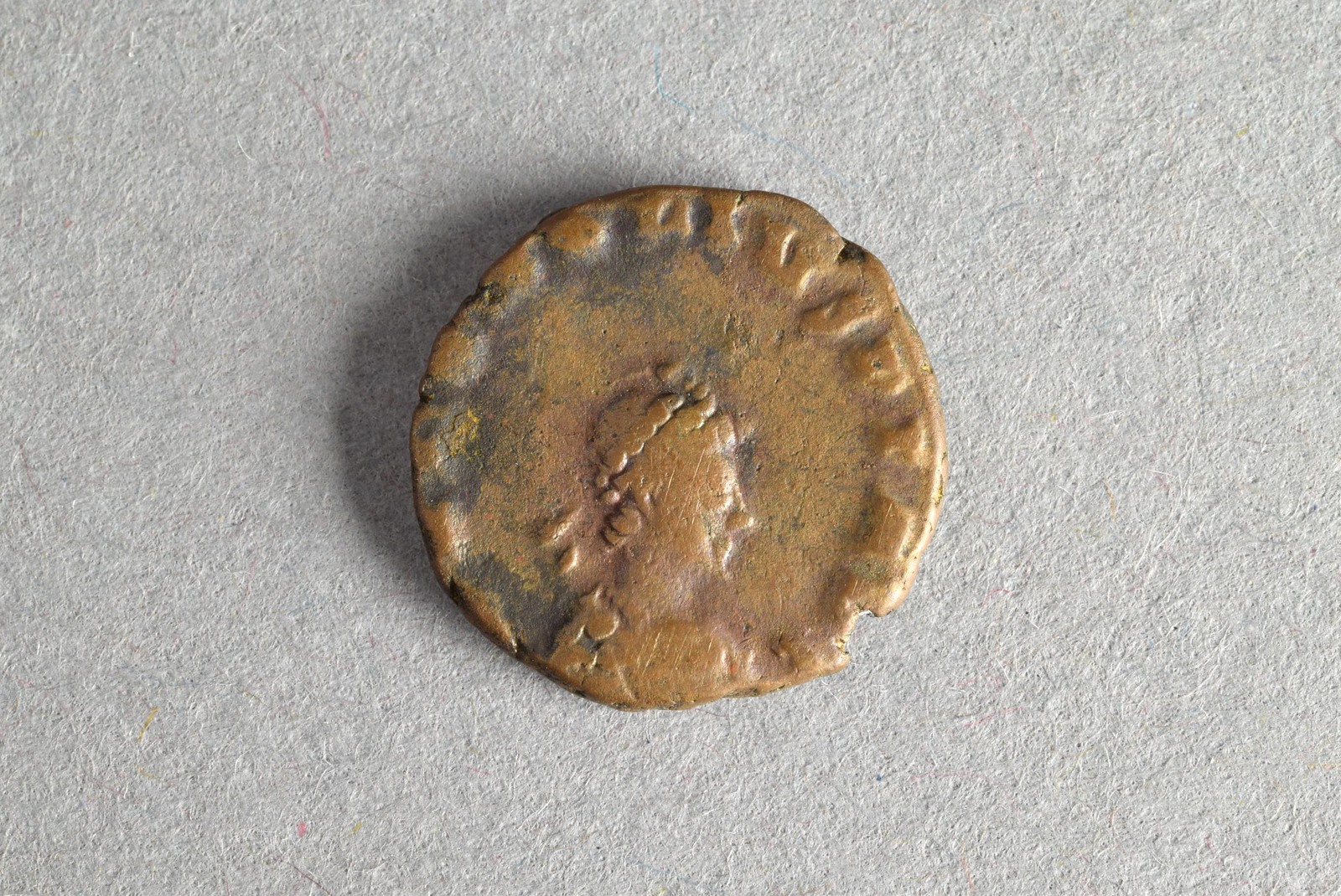 318961