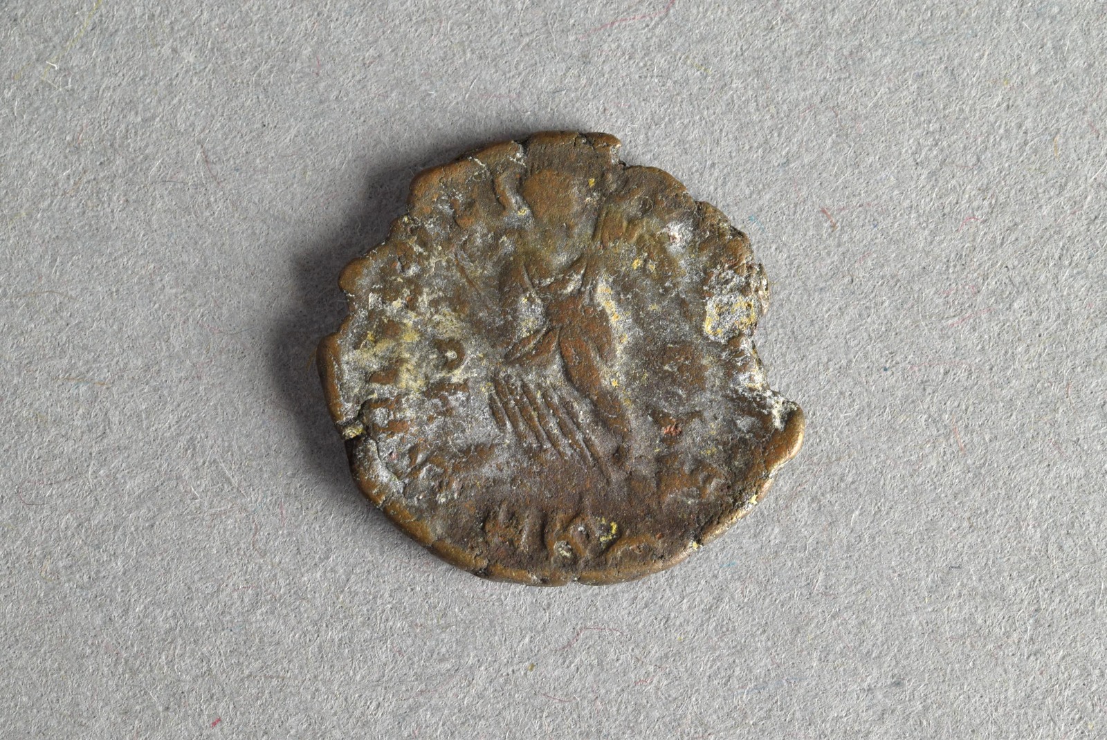 319063