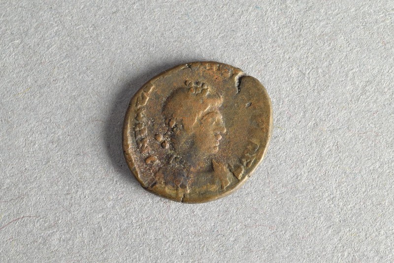 319520