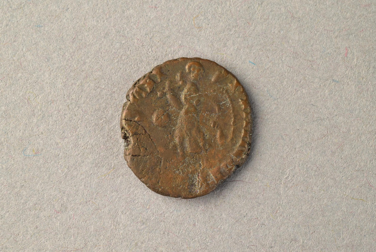 319593