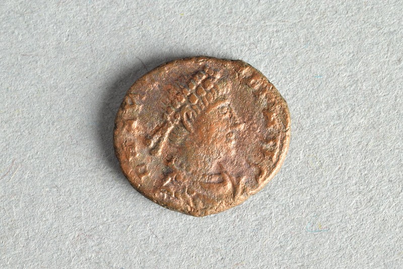 320026