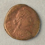 320043