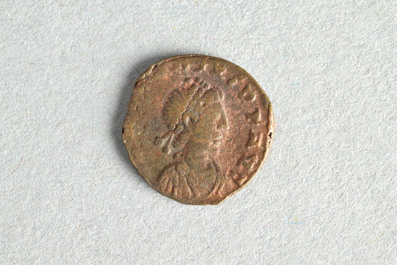 320050