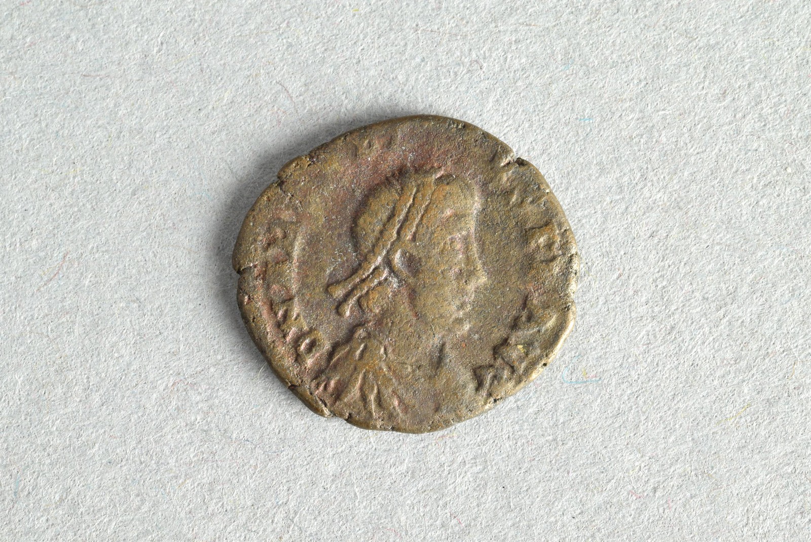 320083