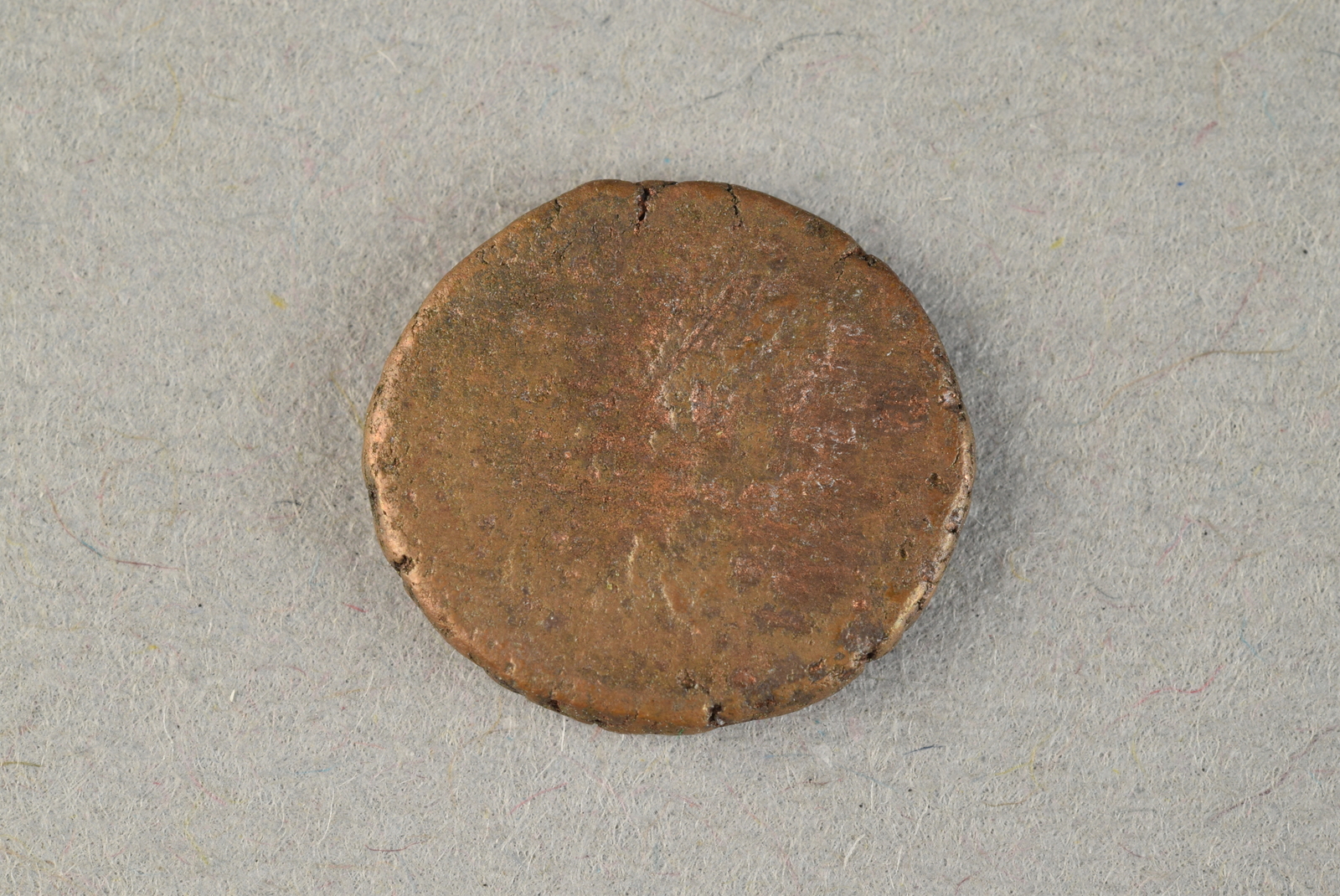 323040