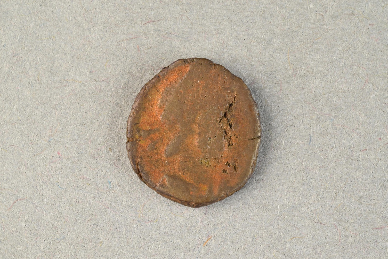 324128