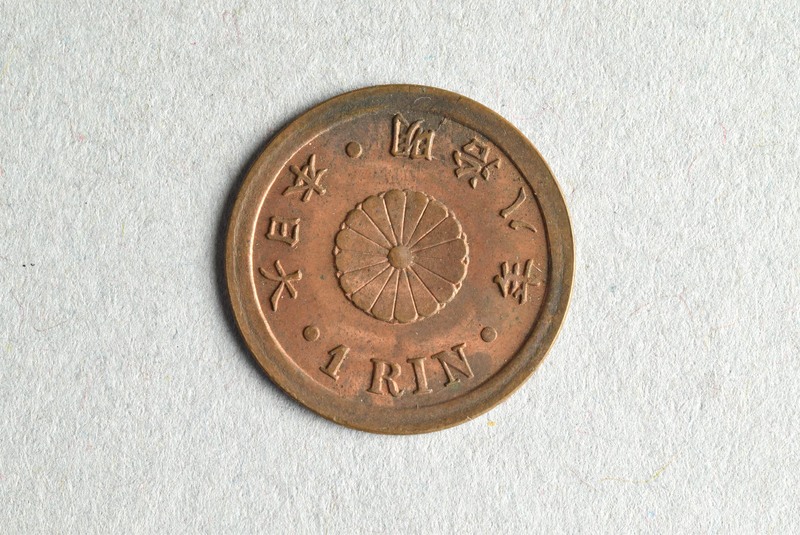 332808