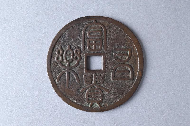 366049