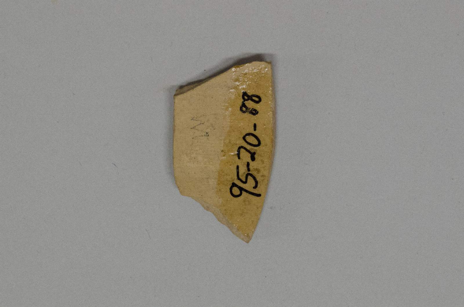 370693
