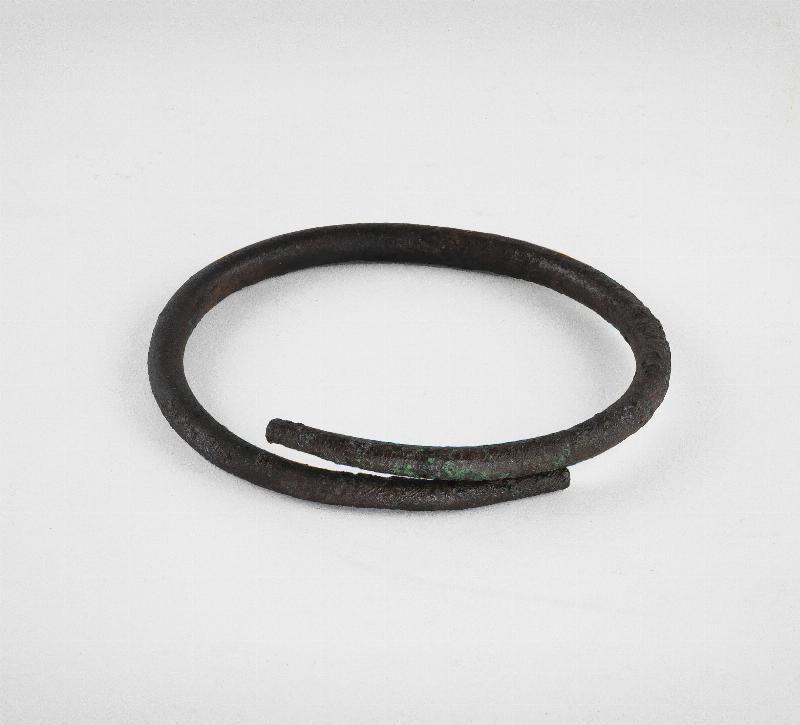 376576