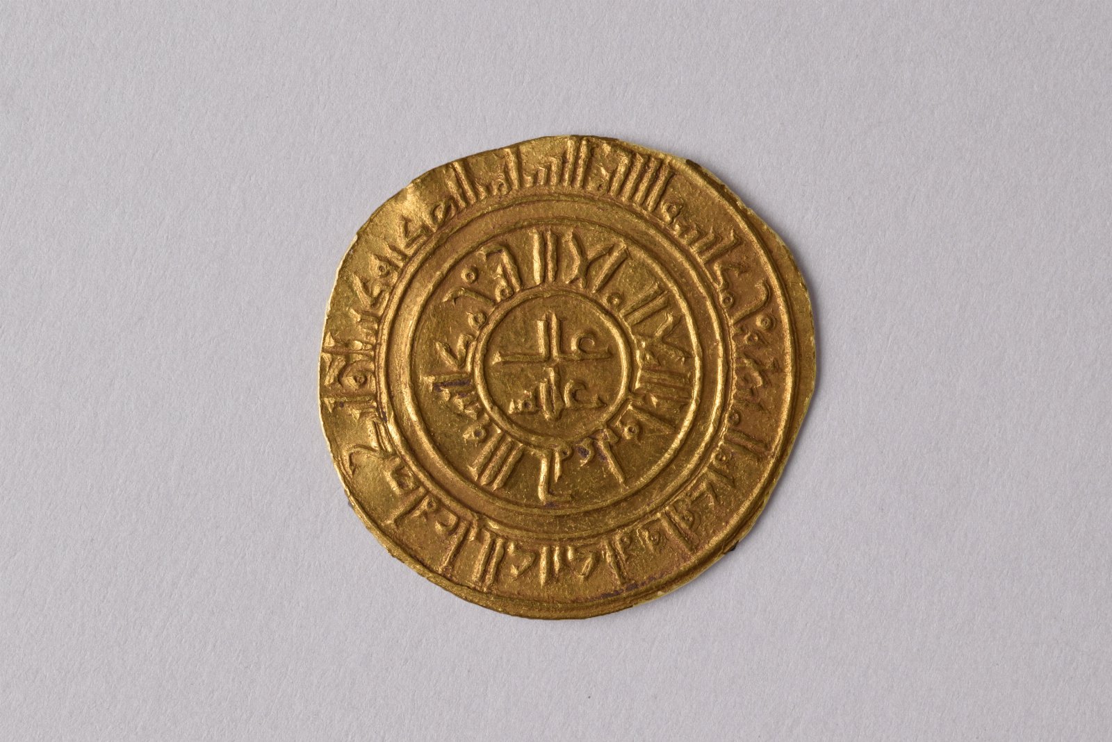 407744