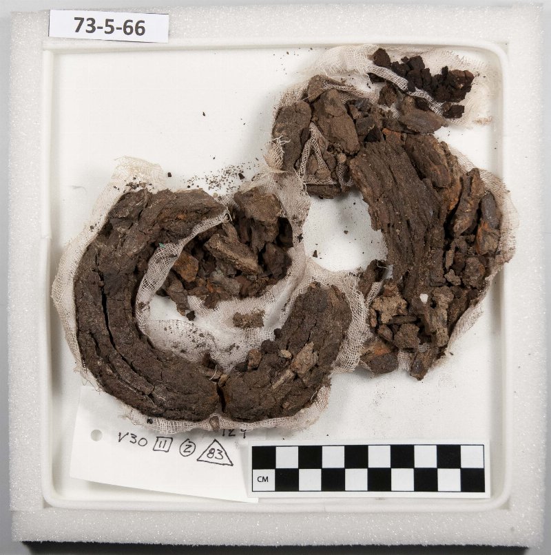 413765
