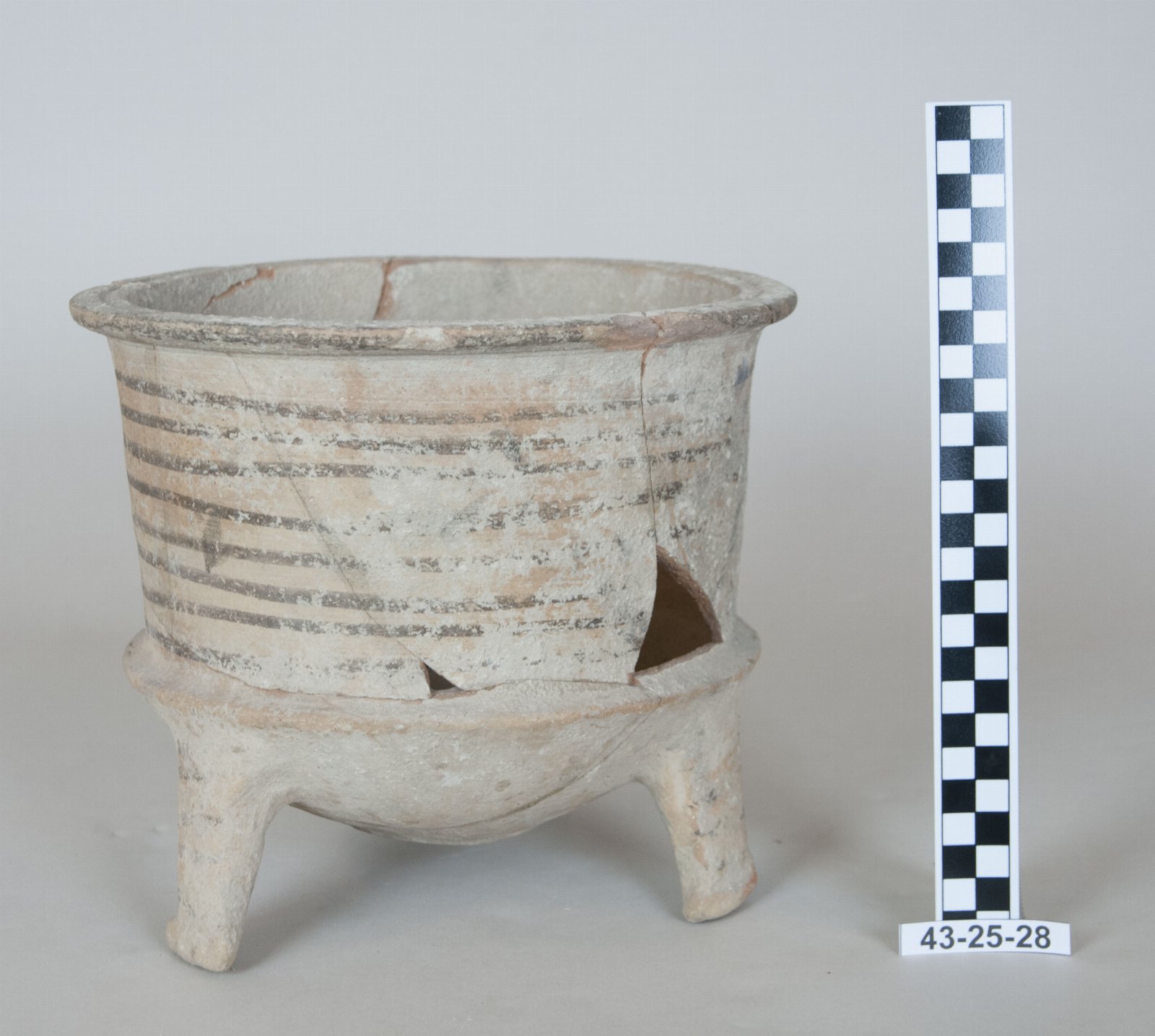 418561