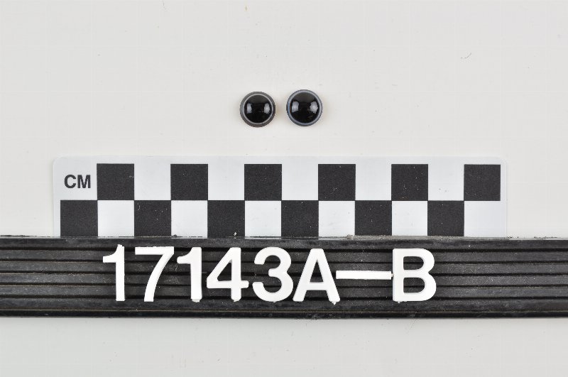 421858
