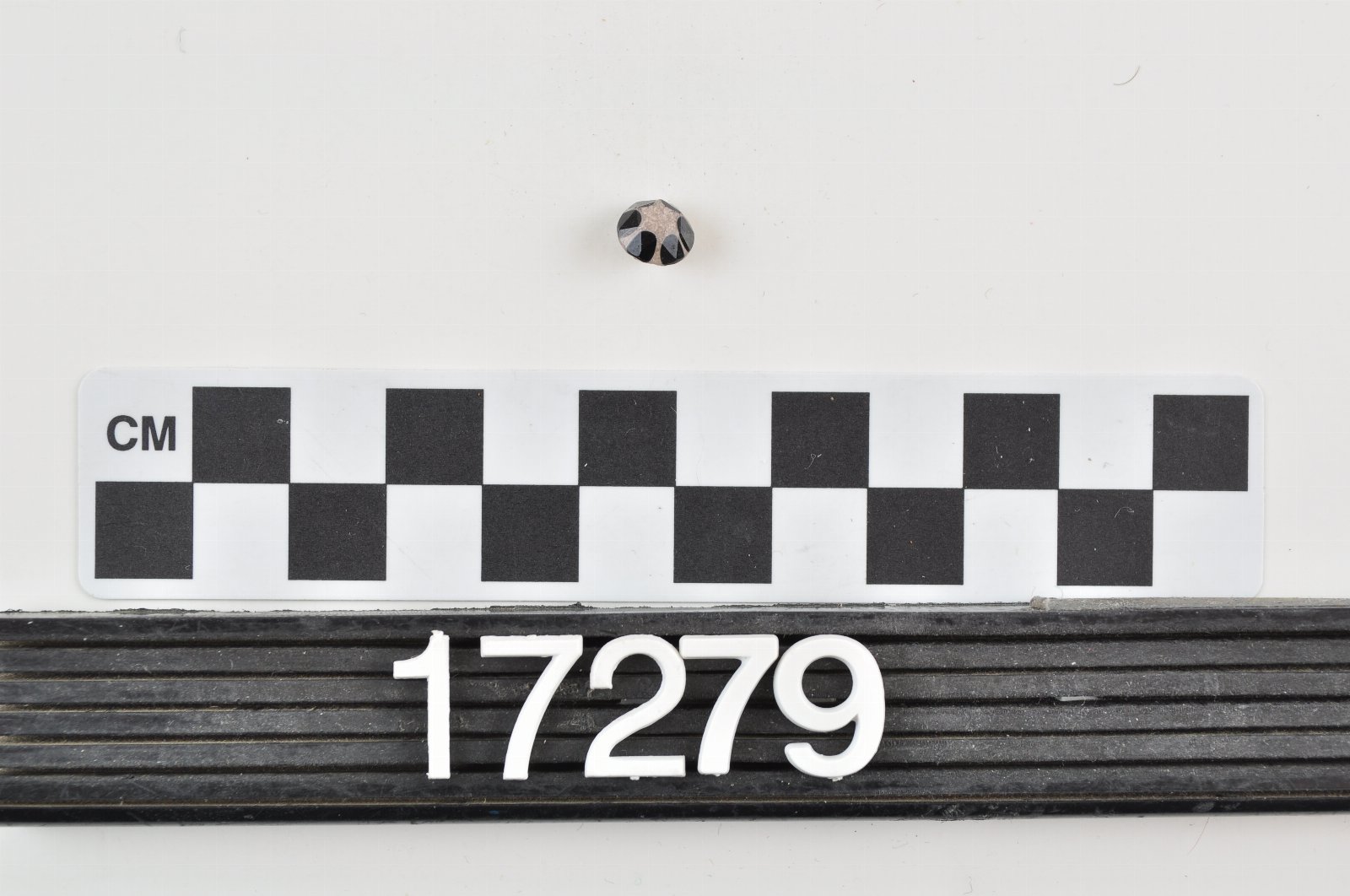 421887
