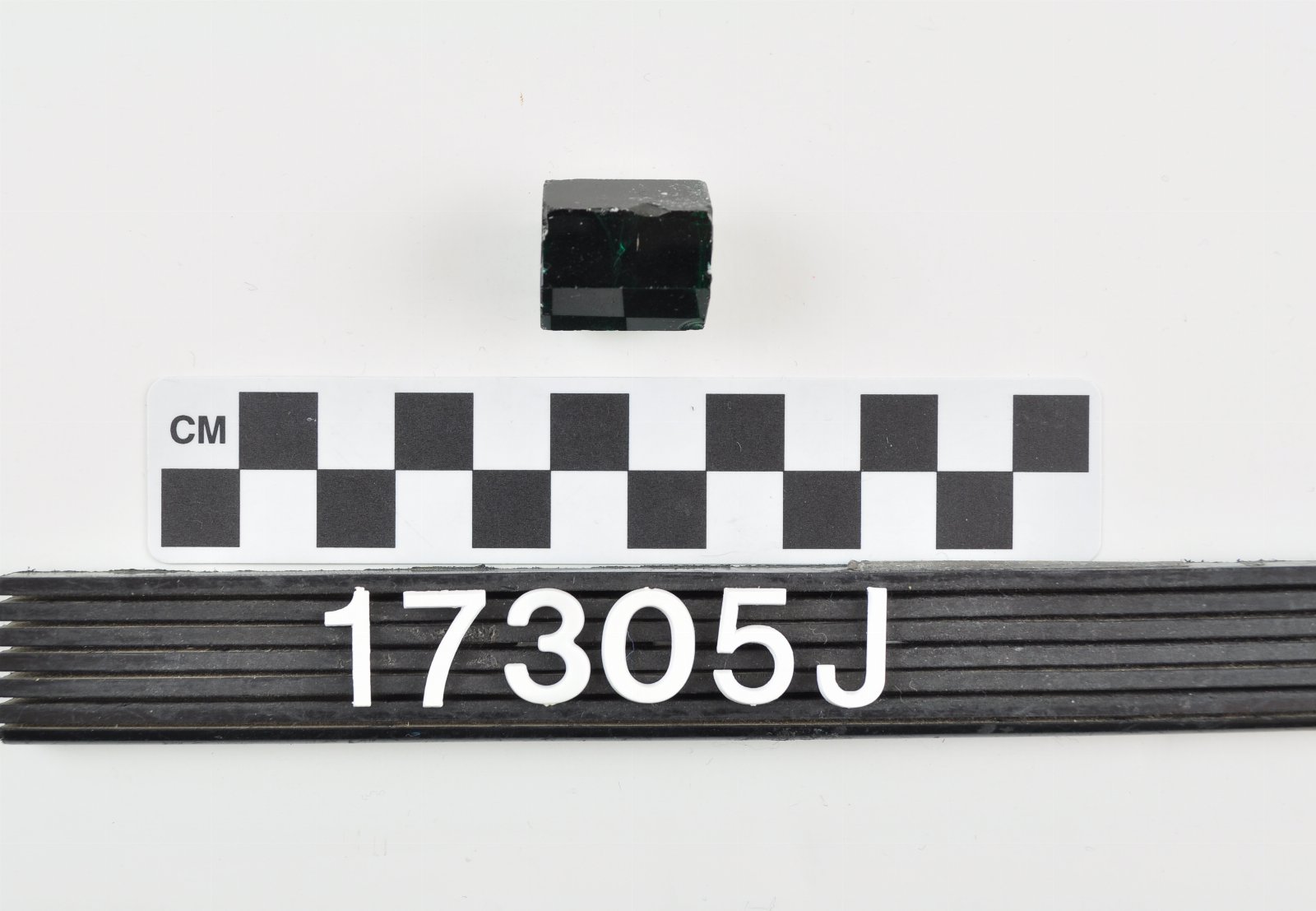 422011