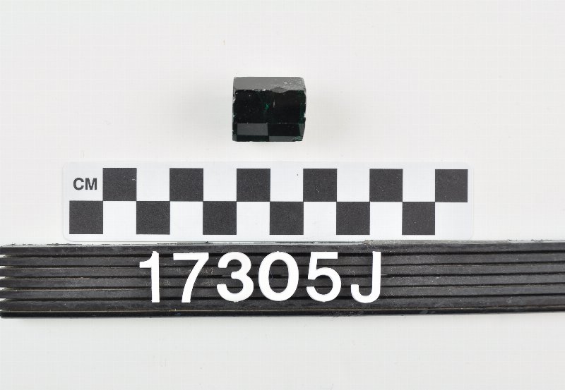 422011