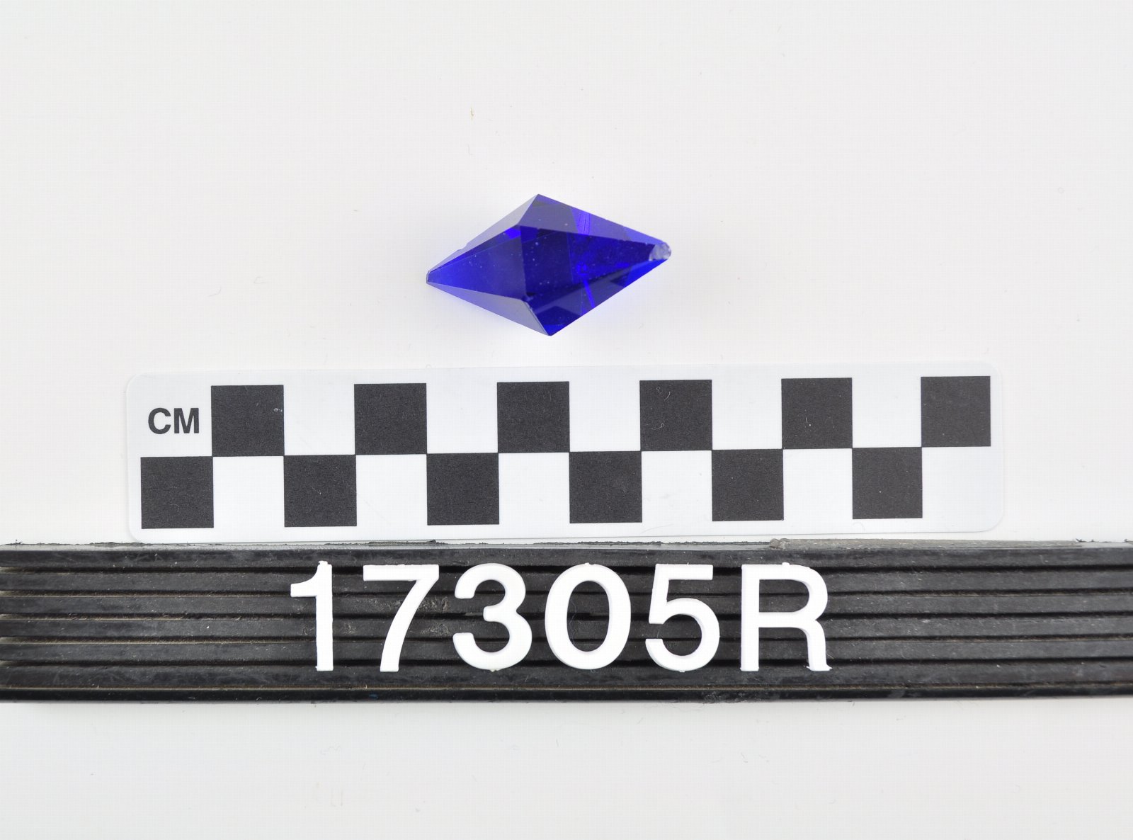 422032
