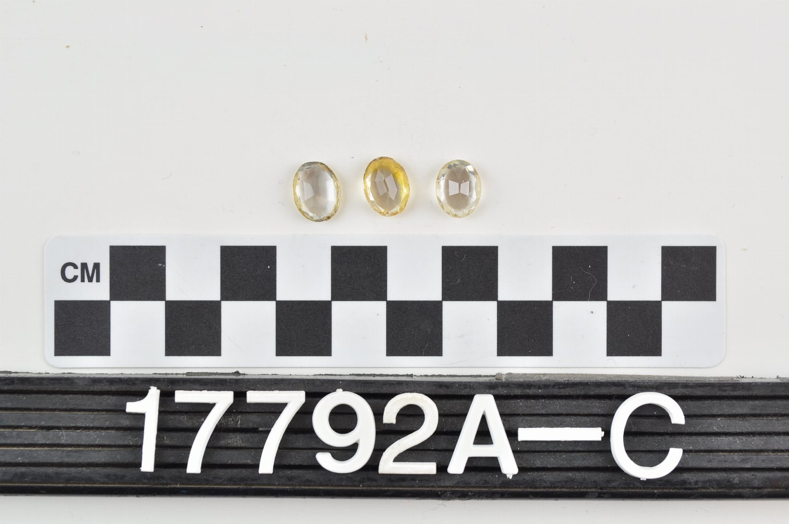 422108