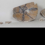 423358