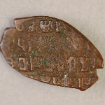 438085