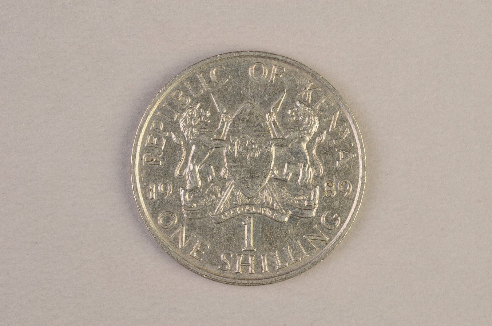 438873